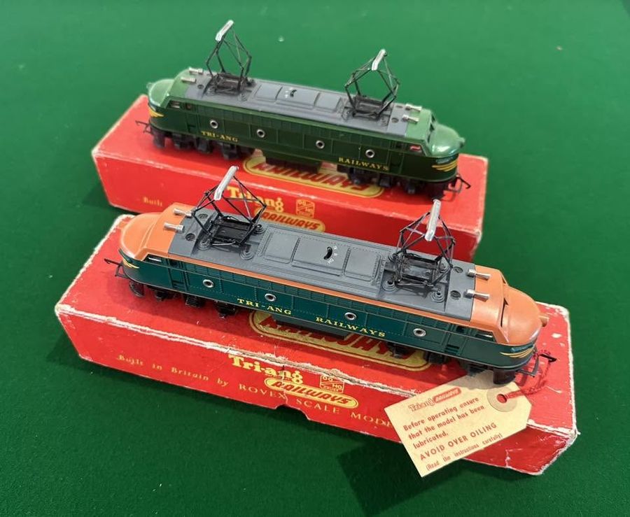 Second-hand locomotives with their original boxes